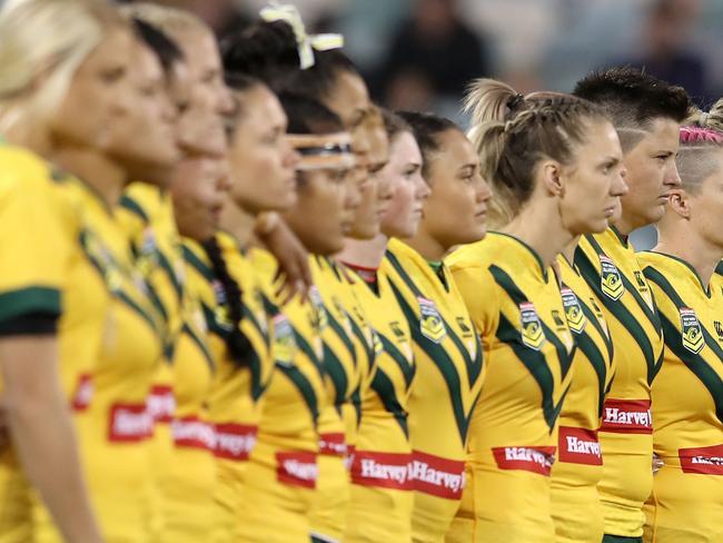 CANBERRA, AUSTRALIA - MAY 05: The Jillaroos line up against the New Zealand haka during the women's ANZAC Test match between the Australian Jillaroos and the New Zealand Kiwi Ferns at GIO Stadium on May 5, 2017 in Canberra, Australia.  (Photo by Mark Kolbe/Getty Images)