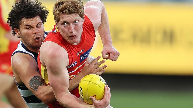 Matt Rowell is tackled by Brandon Parfitt before the Sun went down injured.