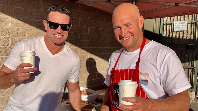 Knights coach Nathan Brown does breakfast with Danny Buderus.