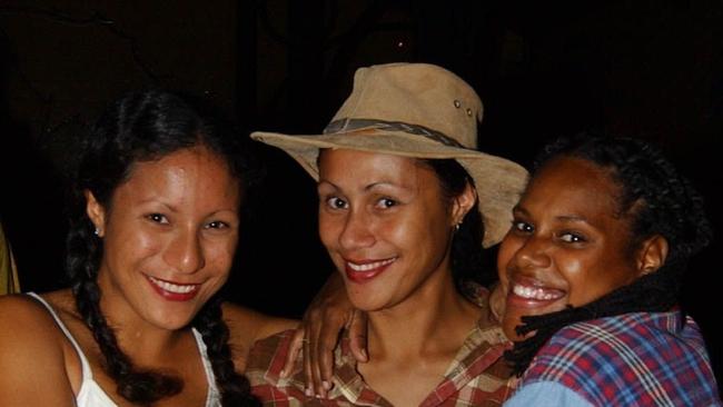 Jessica Jackson, Loretta Alfred & Elna Sinak at Mantaz Club & Bar Pic Bryan Lynch AD446007