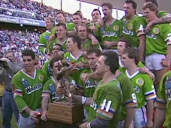 Ricky Stuart and fellow Canberra Raiders team mates celebrate their 1989 victory