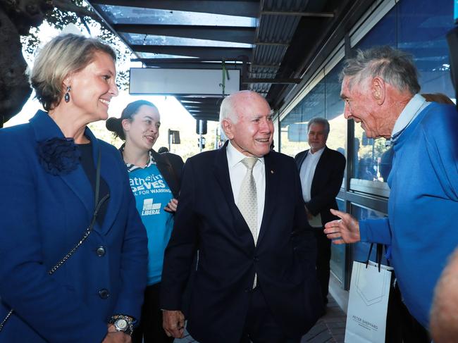 18/5/22: Liberal candidate for Warringah Katherine Deves and former PM John Howard do a street walk at Many Corso. John Feder/The Australian.