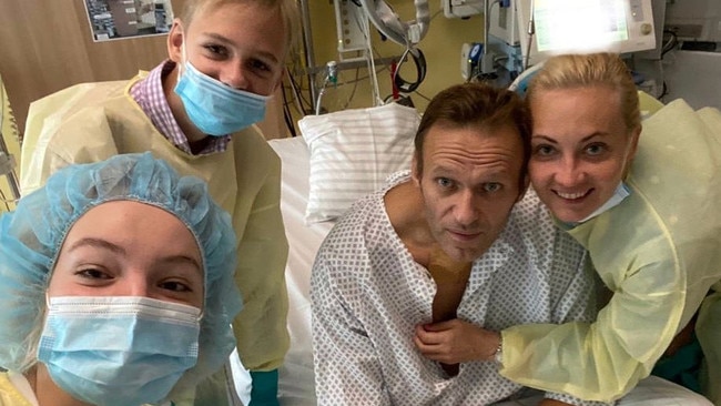 Russian opposition leader Alexei Navalny poses for a selfie picture with his family at Berlin's Charite hospital. Picture: Instagram.