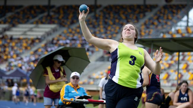 Liliana Hutson of Sommerville House gives it her all. (Image Sarah Marshall)