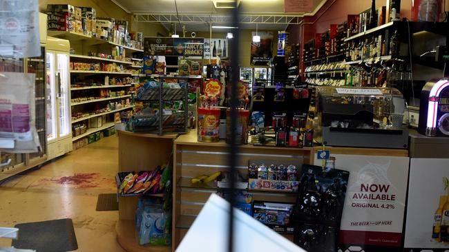 The Park Rd bottleshop on Monday morning. Picture: Nicole Garmston