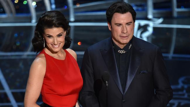 Idina Menzel gets her revenge on John Travolta at the 2015 Academy Awards (Photo by John Shearer/Invision/AP)