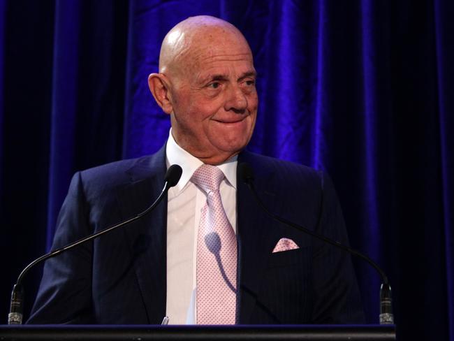 Premier Investments Chairman and Non-Executive Director Solomon Lew speaks at the Premier Investments AGM in Melbourne, Friday, Dec. 2, 2016. (AAP Image/Stefan Postles) NO ARCHIVING