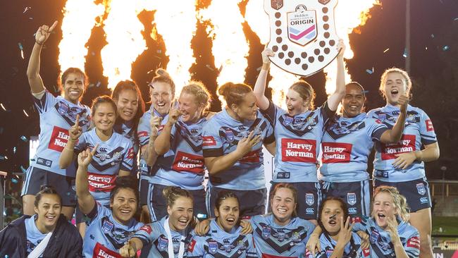 NSW Blues celebrate winning the State of Origin at North Sydney Oval (AAP Image/Craig Golding)