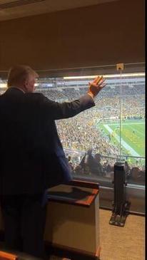 Donald Trump spotted at Jets-Steelers game