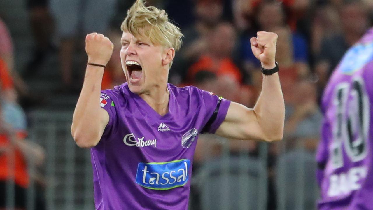 Nathan Ellis bowled a superb last over to seal a thrilling win for the Hurricanes.