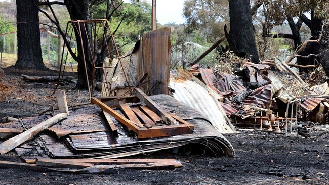 A burnt out structure on Mount Bold Road after the Cherry Gardens fire. Photo by Kelly Barnes