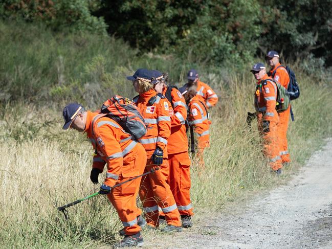 SES crews search for Ballarat East woman Samantha Murphy, who has been missing since early Sunday morning. Picture: NCA Newswire / Nicki Connolly