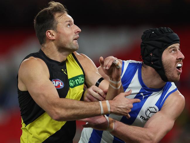 MELBOURNE, AUSTRALIA - AUGUST 03: Toby Nankervis of the Tigers and Tristan Xerri of the Kangaroos contest the ruck during the round 21 AFL match between North Melbourne Kangaroos and Richmond Tigers at Marvel Stadium, on August 03, 2024, in Melbourne, Australia. (Photo by Daniel Pockett/Getty Images)