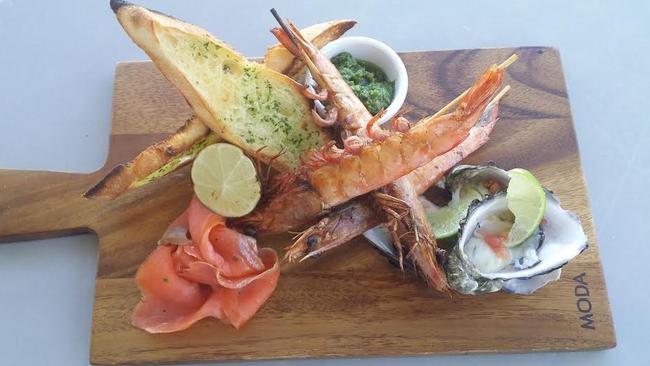 Fresh food at reasonable prices is the aim at Nobby Beach with seafood taste plates among the top menu picks.