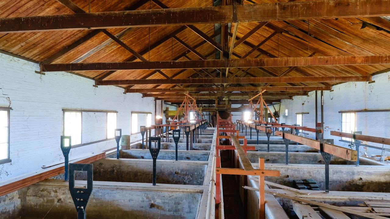 Original equipment still standing includes the fermentation building and its fittings, a<br/>weighbridge, steam-powered crusher, two basket-crushers, the old still and bond store<br/>and the stables for the draught horses which used red gum bricks in the stalls to<br/>protect the horses’ hooves.