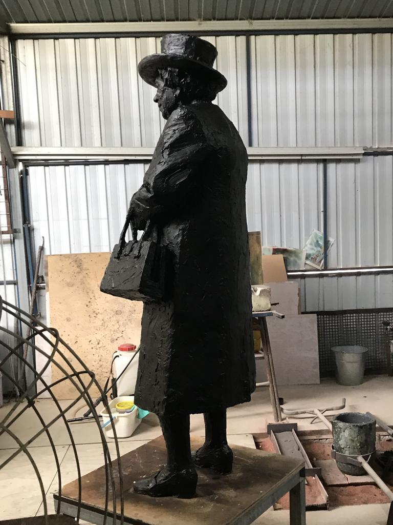 Adelaide Queen Elizabeth II statue How sculptor Robert Hannaford won