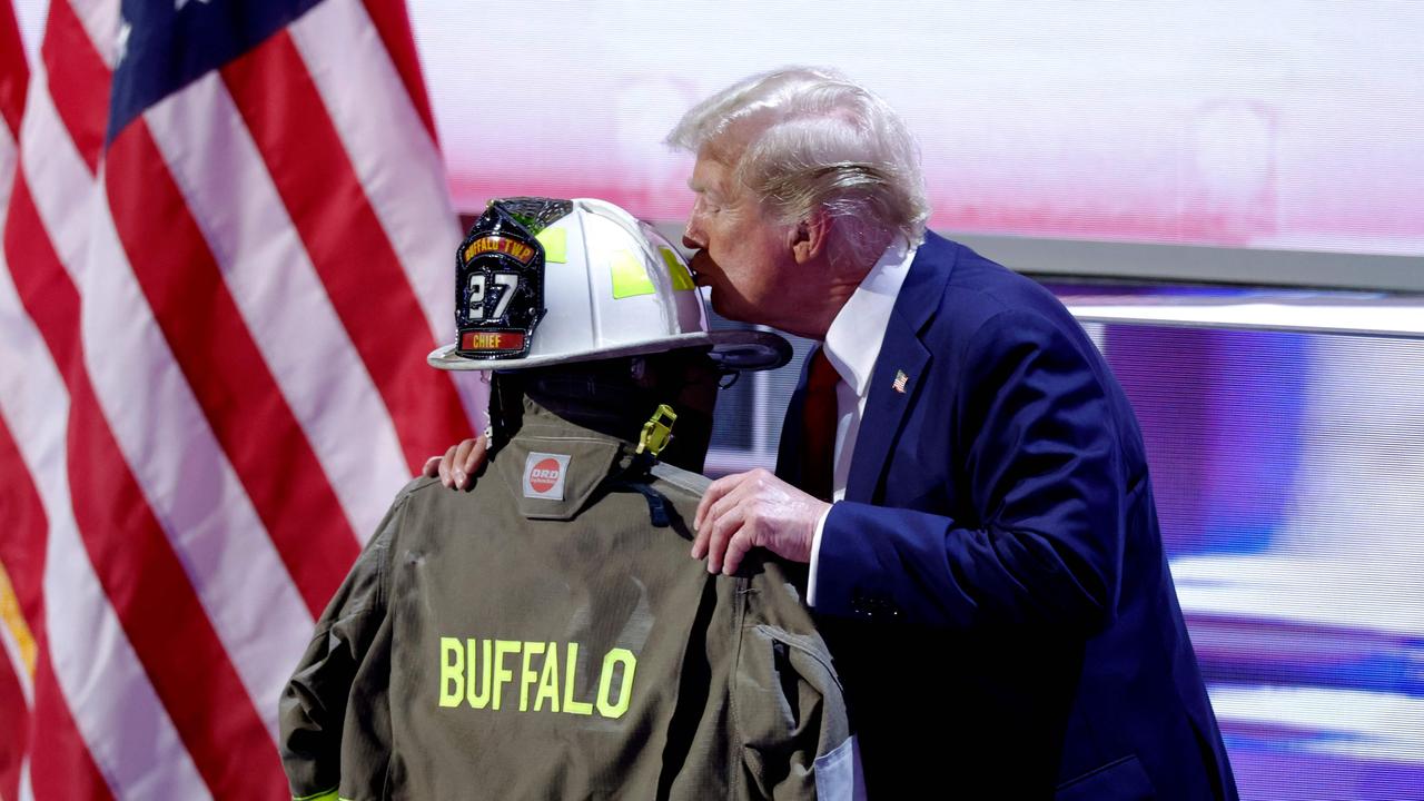 Surprising moment during Trump speech