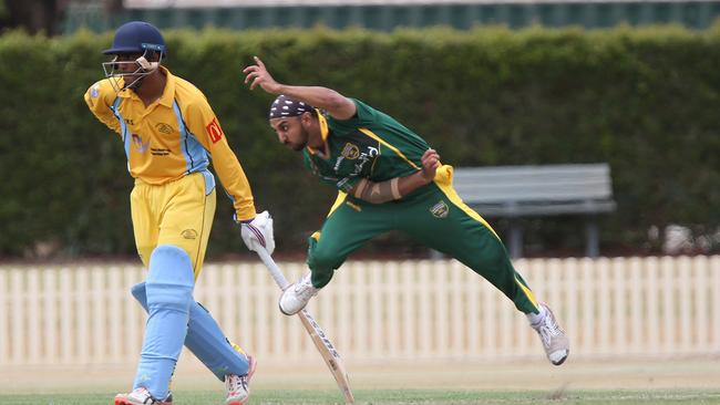 Daya Singh bowling against Fairfield in a first grade match.