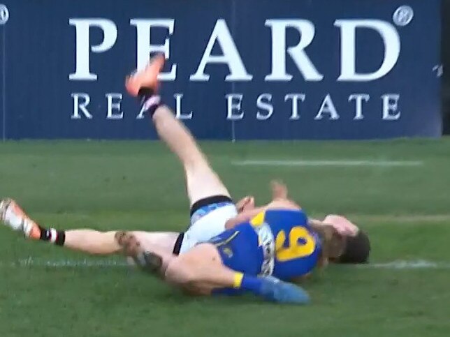 Harley Reid sling tackles Darcy WIlson at Perth Stadium