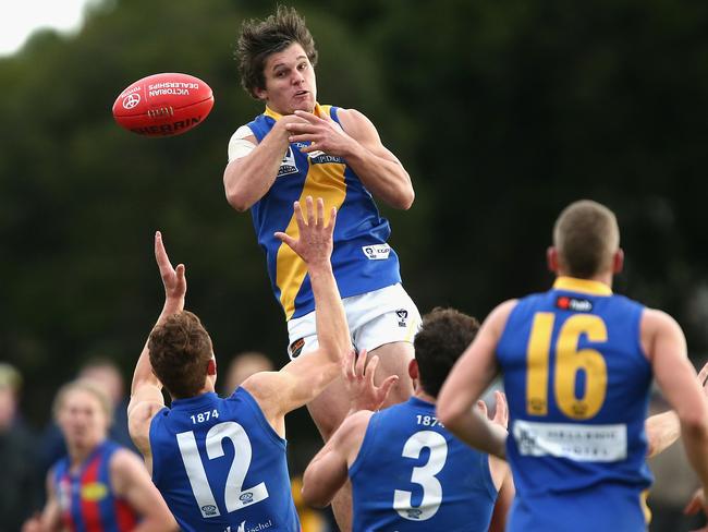 Lachie Schultz soaring as a Seagull.