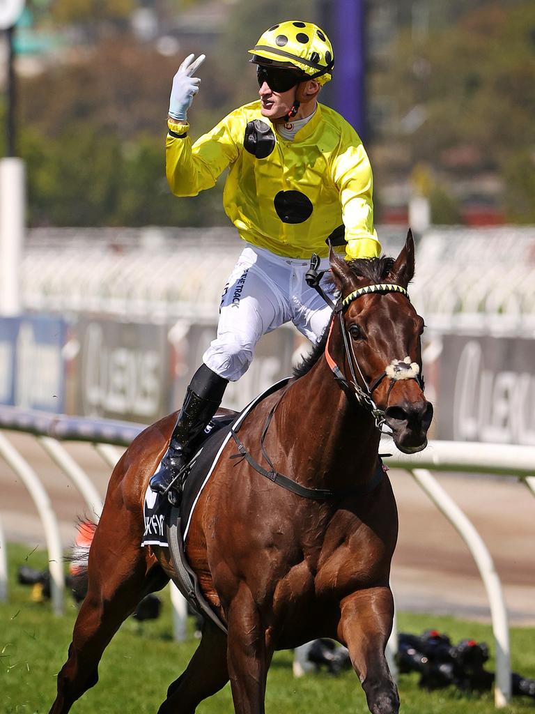 Two fingers, two winners. Picture: Mark Stewart