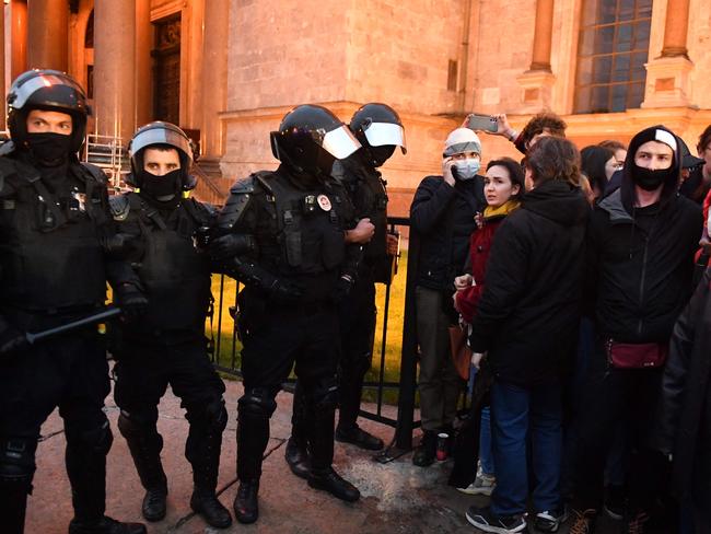 Police officers detain demonstrators in Saint Petersburg on September 21, 2022, following calls to protest against partial mobilisation announced by President Vladimir Putin. Picture: Olga Maltseva / AFP