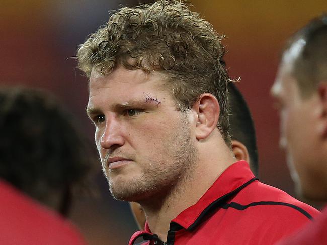 Reds captain James Slipper speaks to his team after the round 10 Super Rugby game between the Queensland Reds and the Chiefs at Suncorp Stadium in Brisbane, Saturday, April 21, 2018. (AAP Image/Jono Searle) NO ARCHIVING, EDITORIAL USE ONLY