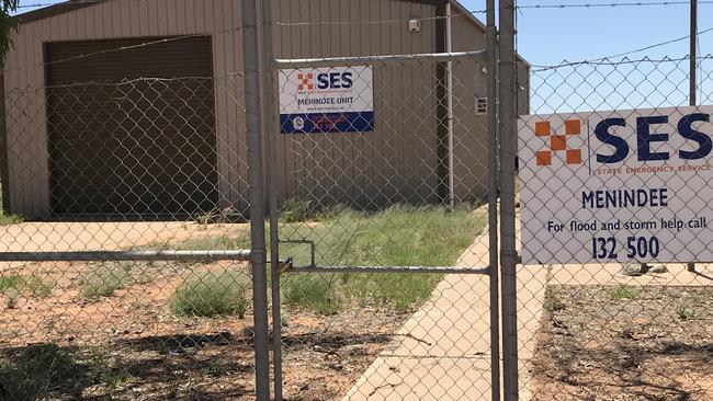 Menindee resident Graeme McCrabb says the community needs access to two flood boats and a sandbagging machine stored at an SES shed in Menindee. Photo: Supplied