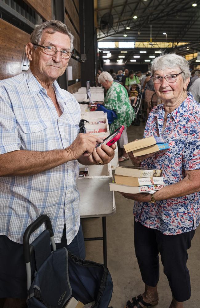 The Chronicle Lifeline Bookfest 2024 Photos, Video The Chronicle