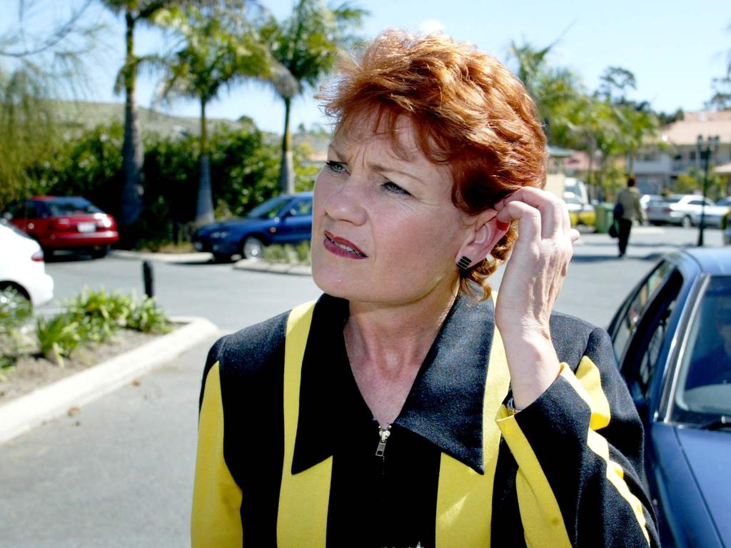 Hanson arrives to visit her father, Jack Seccombe on the Gold Coast ahead of the 2004 Federal Election. Hanson stood for the Senate as an independent.