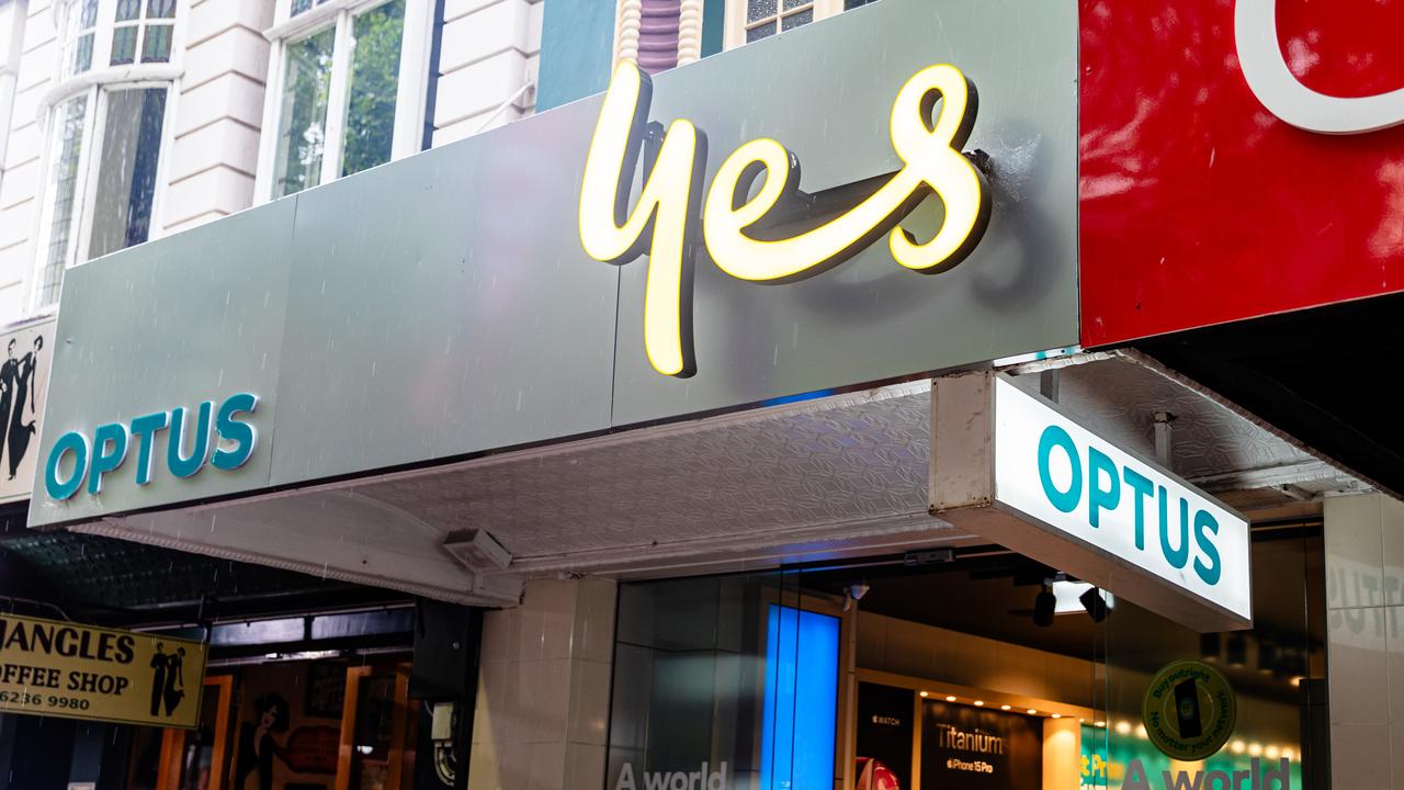 Optus Outage Australia: Huge Lines Show Customers Leaving For Telstra ...