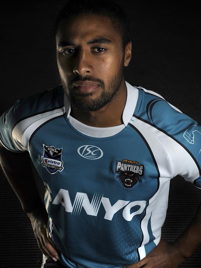 Brian To’o is a fan of the 2010 away jersery, worn here by Michael Jennings.