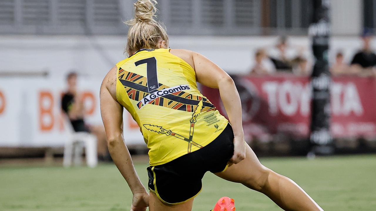 Richmond forward Sarah Hosking suffered another injury to her right hamstring on Saturday night against Essendon. Picture: Dylan Burns / Getty Images