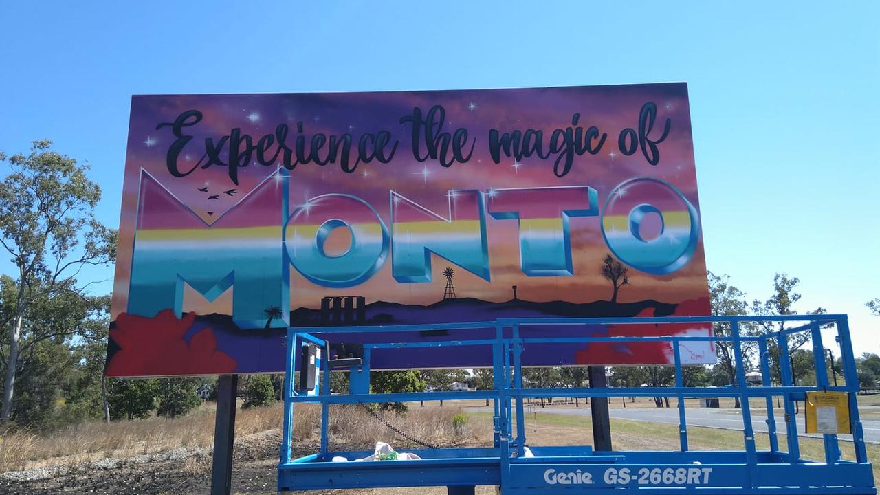 A bright new sign welcomes drivers in Monto. Photo/DRAPL Art