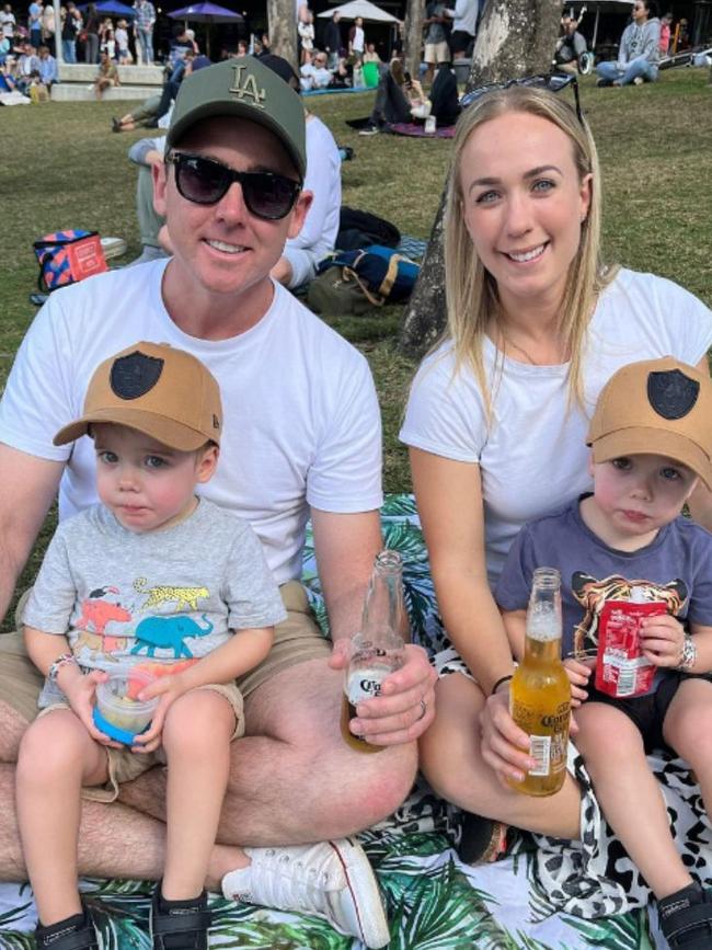 Mr Remy with his twin boys and wife Lisa. Picture: Instagram / @dadtwintips