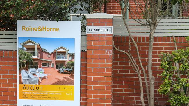 Homeowners are facing multiple interest rate rises for the rest of 2022. Picture: NCA NewsWire/Gaye Gerard