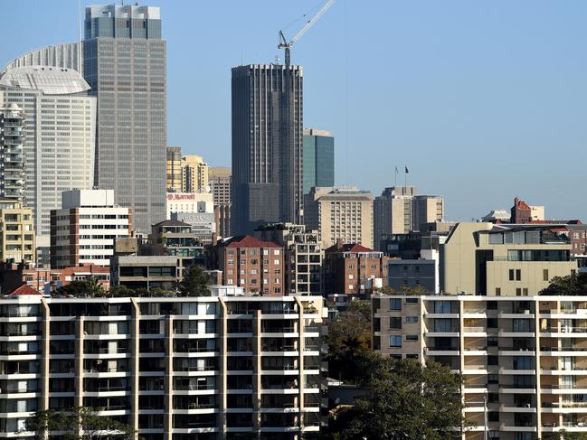 Residential housing in Sydney's inner east, Thursday, July 26, 2018. Tumbling house prices in Sydney and Melbourne are the main drivers behind the first annual drop in national property prices in six years, a new report shows. (AAP Image/Joel Carrett) NO ARCHIVING