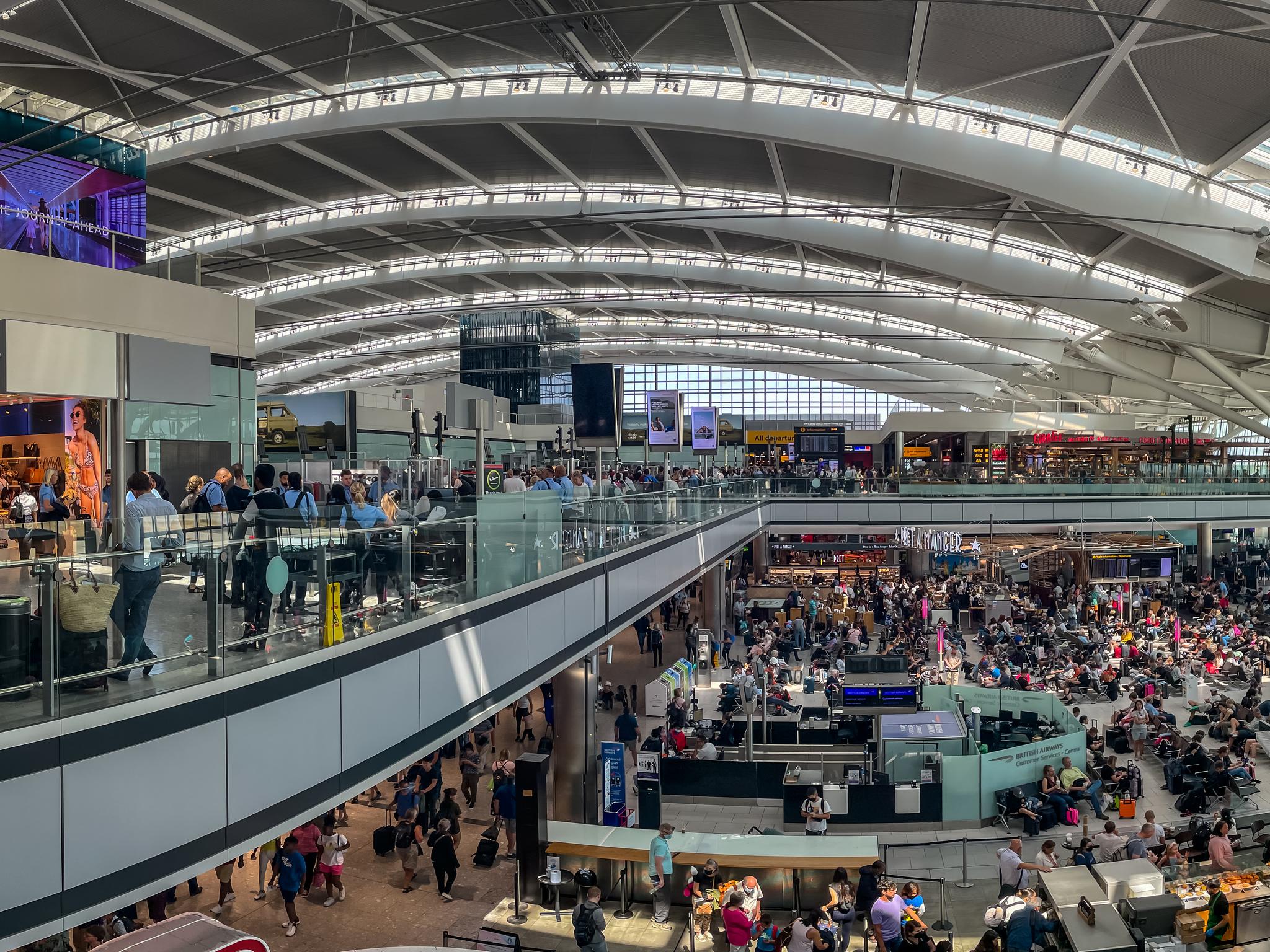 20 Things to Buy Duty-Free at the Airport 2023