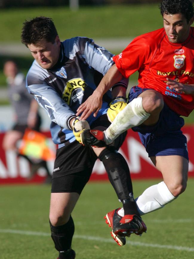 Barney Smith playing for Adelaide Olympic in 2004 against White City.