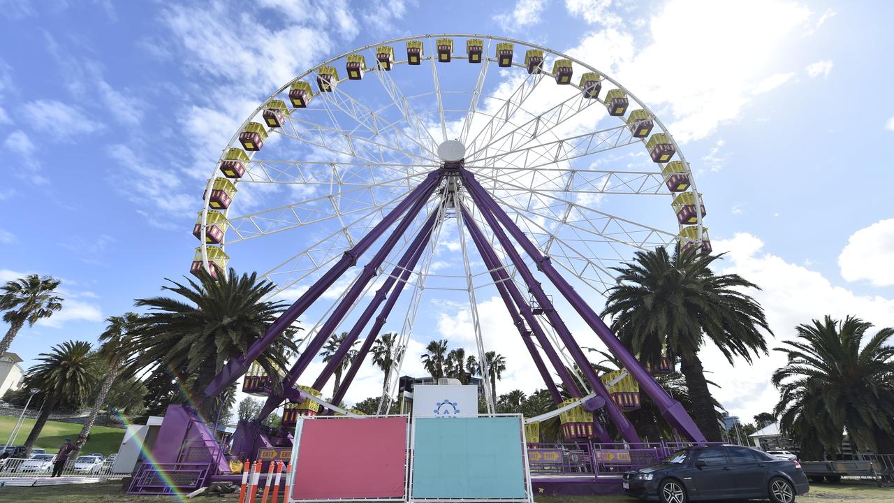 Geelong ferris wheel returns to waterfront