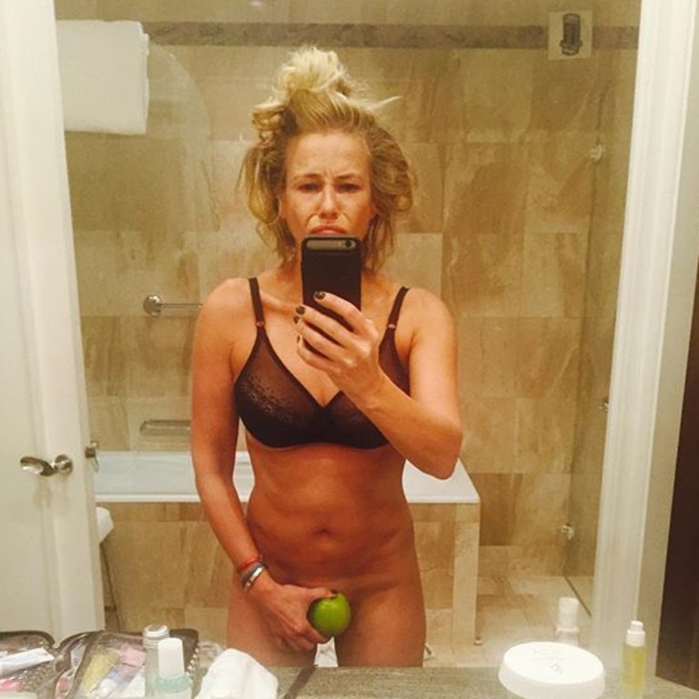Chelsea handler nude candid photo set leaked