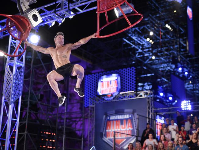 Paul Lyons competing on <i>Ninja Warrior</i> in 2018.