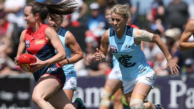 The AFL Commission hopes the AFLW game will flow better with the rule introduction, giving stars like Daisy Pearce even more space. Picture: Wayne Ludbey