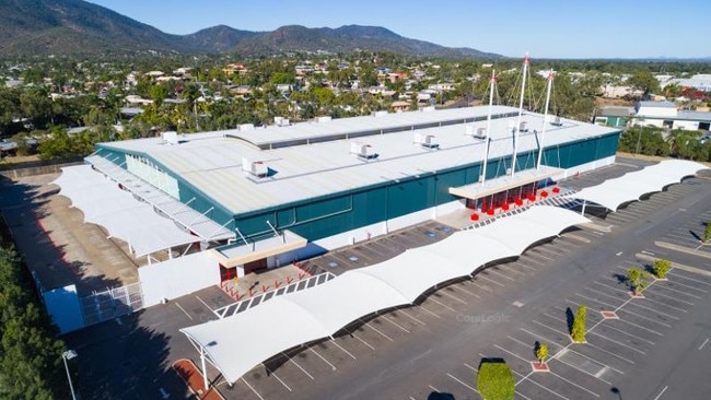 Rockhampton's former Bunnings site has been listed for rent for a short-term lease for three years.