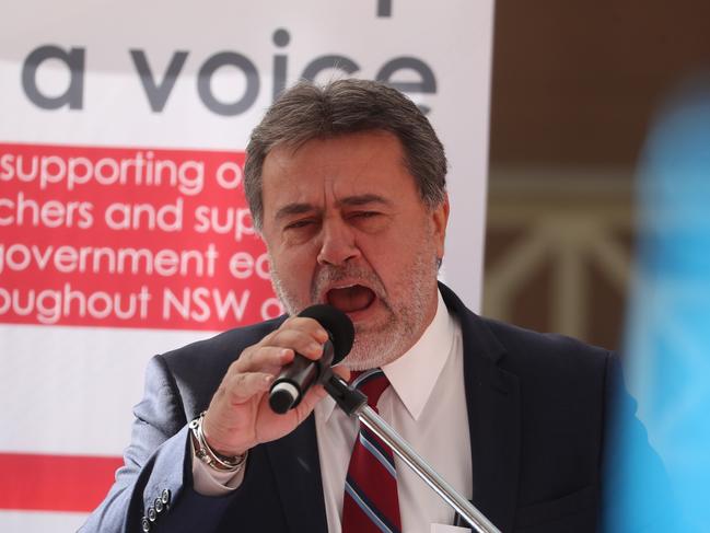 Daily telegraph June 30/22 . NSW Teachers federation head Angelo Gavrielatos addresses the teachers Out front of Parliament House in Sydney today .picture John Grainger