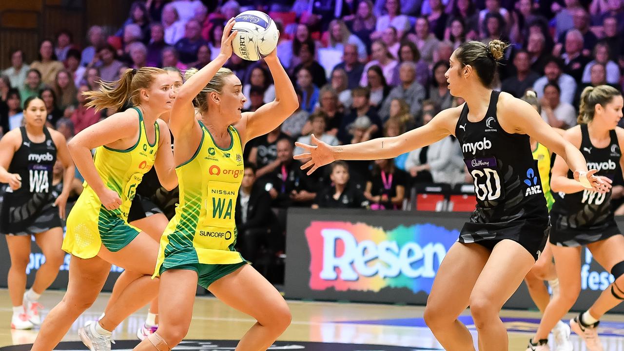 Diamonds captain Liz Watson in action in the Constellation Cup.