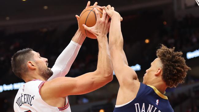 Dyson Daniels blocks Nikola Vucevic. Photo: Getty Images/AFP