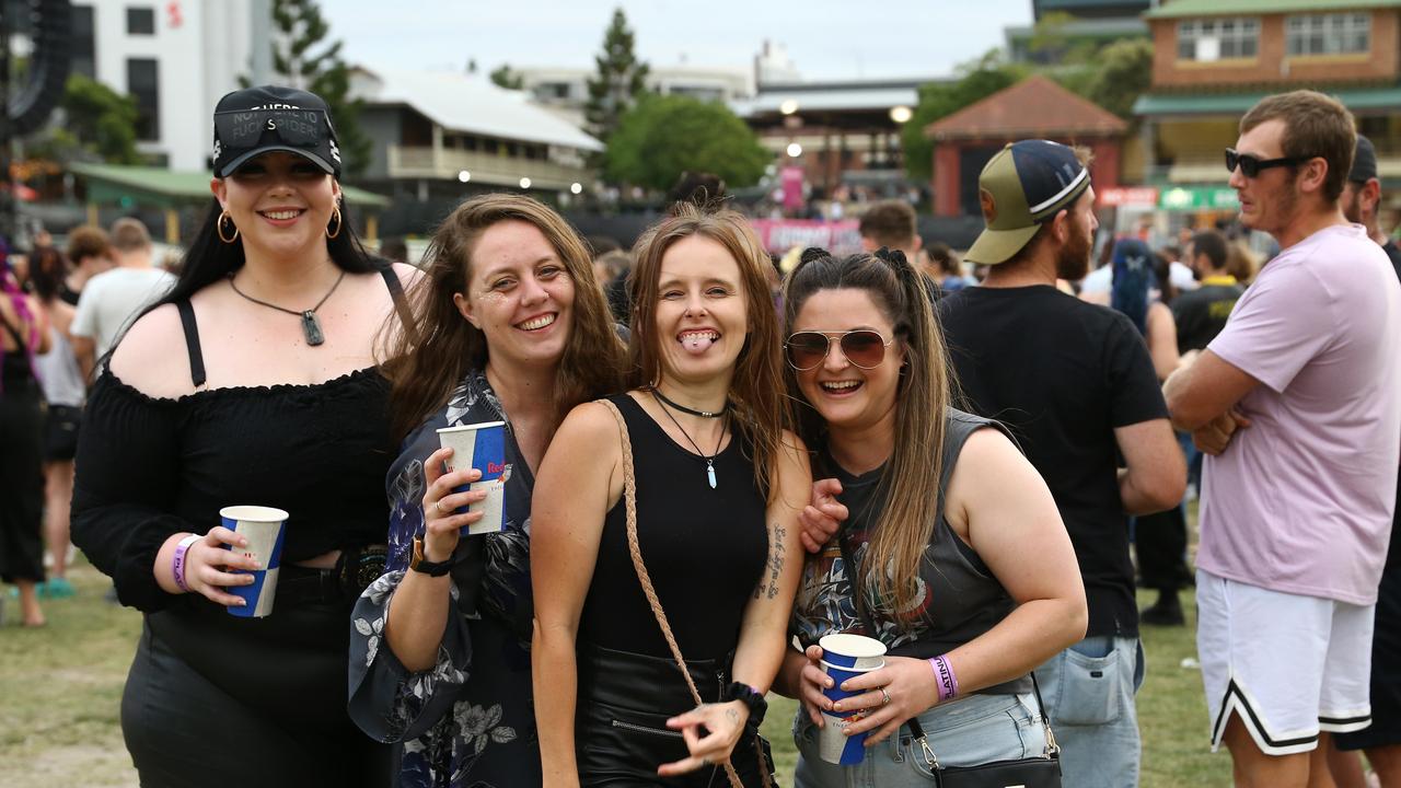 In Pictures: Fans Party At Fridayz Live In Brisbane | The Courier Mail