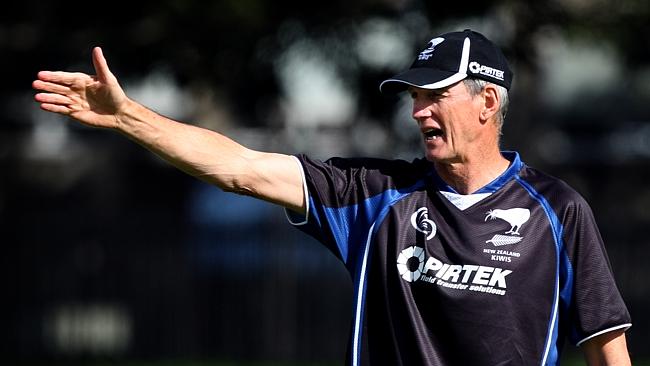 Master coach Wayne Bennett can help the Warriors move forward, writes Darren Lockyer.