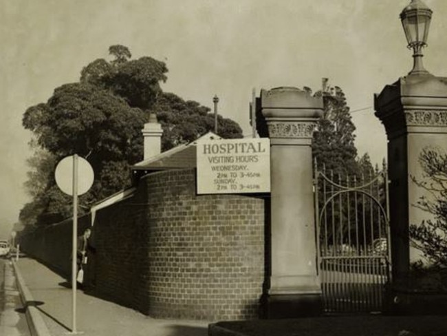 The entrance to Callan Park, pictured in 1962.